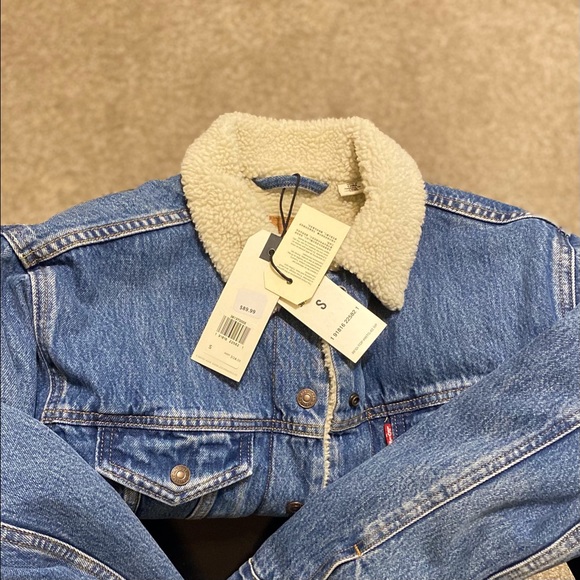 ***Only this week***Levis Sherpa trucker jacket - Picture 1 of 4